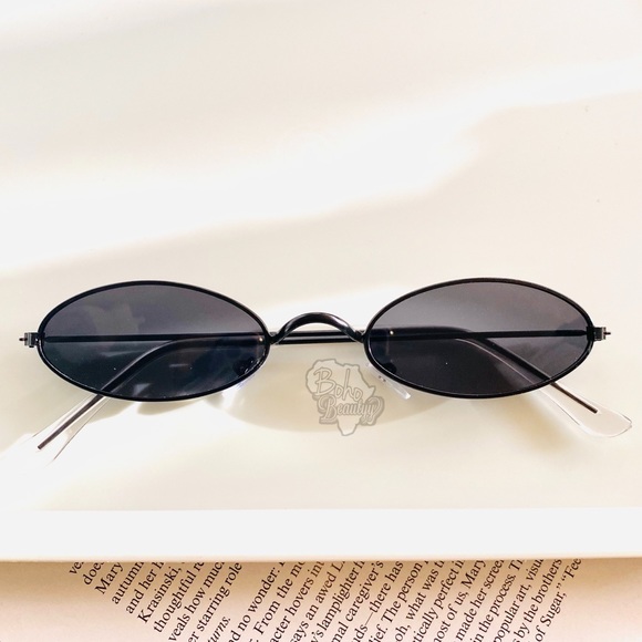 VINTAGE STYLE Black Lenses Black Frame Sunglasses - Picture 2 of 3